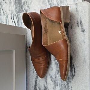 Universal Thread booties size 9